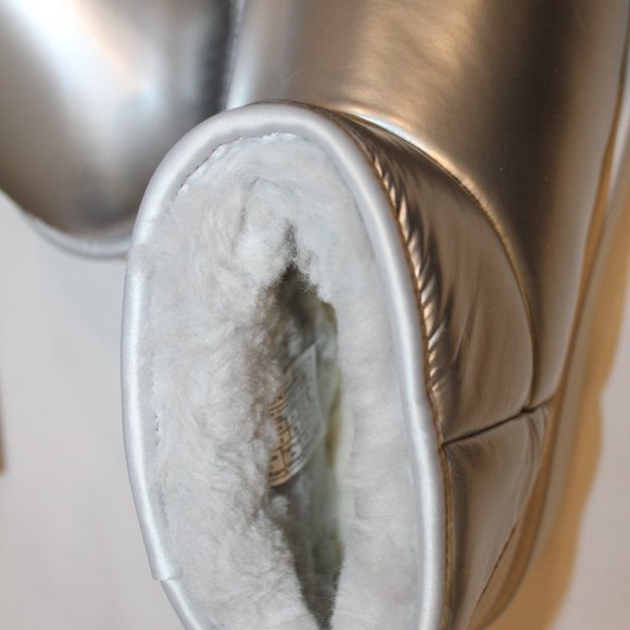 NIB UGG WOMEN'S ULTRA MINI PLATFORM PUFFER SHINY METALLIC SLIVER BOOTS - Picture 5 of 7